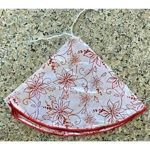 CHRISTMAS TREE SKIRT WHITE WITH RED POINSETTIAS & HOLLY RED BRAID TRIM 48" ~ NEW